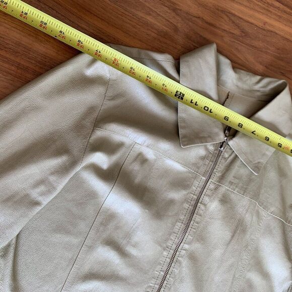 Primo Pelle all leather shirt/jacket, EUC, unlined, Sz M, sage green, minimalist - Picture 12 of 15